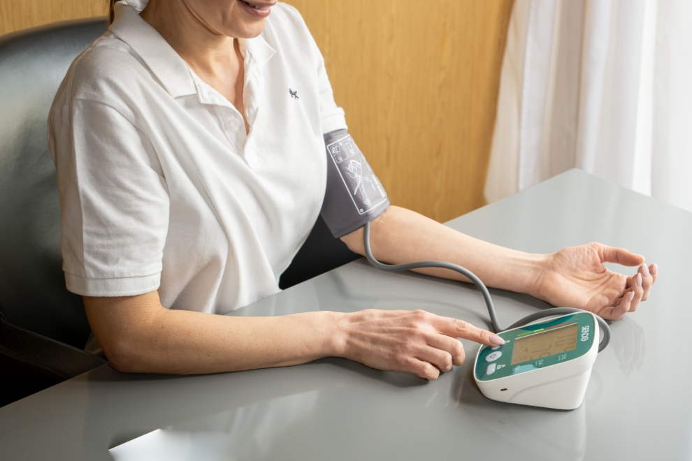 What do the upper and lower limits of blood pressure show? 